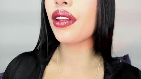 kim_mouth17 online show from April 23, 2026, 11:40 pm