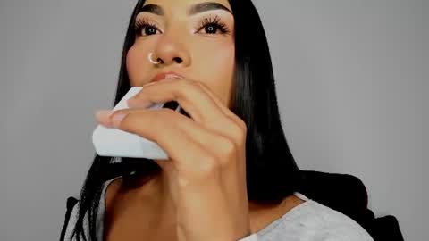 kim_mouth17 online show from June 21, 2026, 7:11 am