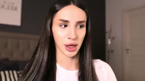 Kim Oberlin online show from October 22, 2025, 4:07 pm