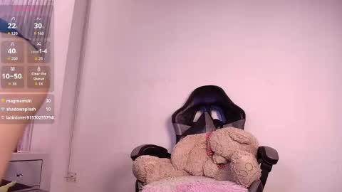 Snapshot of kim_ritz chatting on May 13, 2026, 8:27 pm Kim online show from May 13, 2026, 8:27 pm