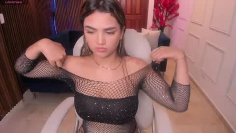 Snapshot of kim_stonee_ chatting on May 13, 2026, 7:33 pm Kim online show from May 13, 2026, 7:33 pm