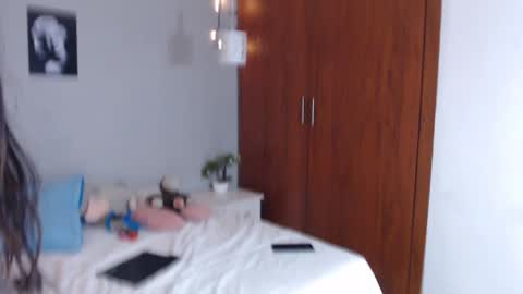 Kim  Yuk online show from December 22, 2024, 4:59 pm