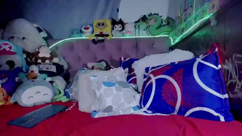 Snapshot of kimberkiss_19_ chatting on March 22, 2026, 1:53 am vivi independent model online show from March 22, 2026, 1:53 am