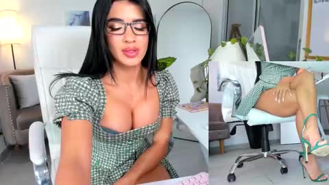 Melissa online show from December 2, 2024, 9:39 pm