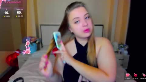 Snapshot of kimberly_mm chatting on November 5, 2025, 5:35 pm kimberly_mm online show from November 5, 2025, 5:35 pm