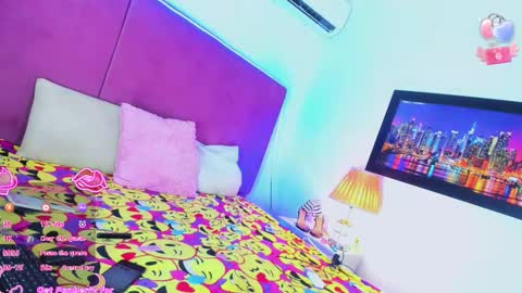 Your Queen KIM online show from November 26, 2025, 2:56 am