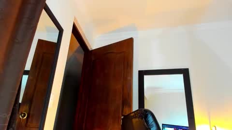 Kimberly Banks online show from January 13, 2026, 10:09 am