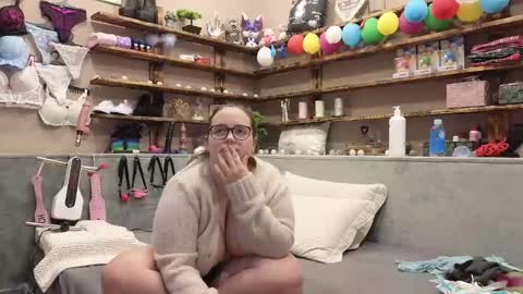 kimberlycaprice online show from February 14, 2025, 7:12 pm