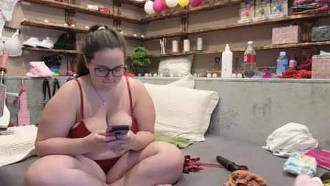 kimberlycaprice online show from February 26, 2025, 11:52 am