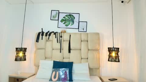 kimberlyfox_t online show from May 12, 2026, 12:35 pm