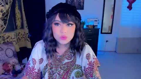 Kimberly Polizzi     online show from September 24, 2025, 12:08 pm