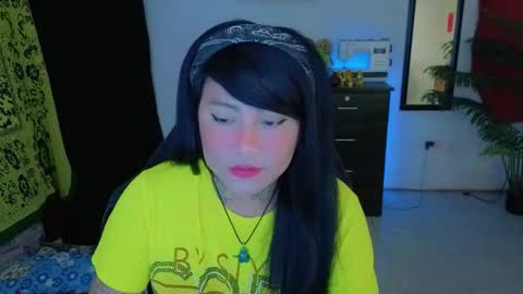 Kimberly Polizzi     online show from October 13, 2025, 2:44 am