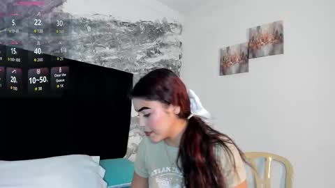 Snapshot of kimberlyloren chatting on October 28, 2025, 2:31 pm Kimberly Loren online show from October 28, 2025, 2:31 pm