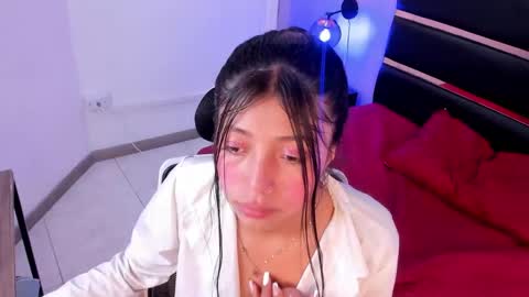 Kimberly Villalobos online show from December 12, 2024, 3:05 pm