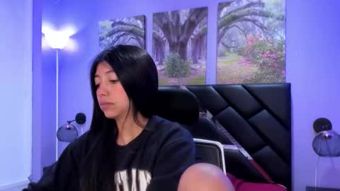 Kimberly Villalobos online show from December 1, 2025, 11:37 am