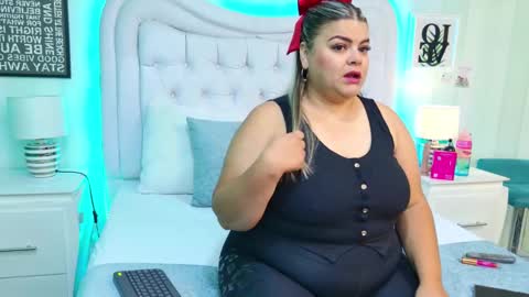 KimBrooks online show from October 10, 2025, 11:09 am