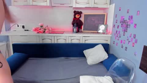 Kim online show from March 8, 2025, 4:23 am