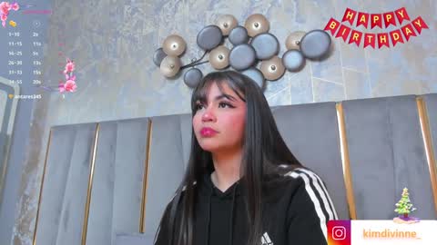 Snapshot of kimdevinne chatting on January 4, 2025, 2:14 am KIM online show from January 4, 2025, 2:14 am