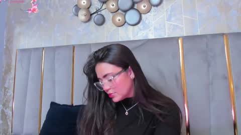 Snapshot of kimdevinne chatting on February 28, 2025, 2:42 am KIM online show from February 28, 2025, 2:42 am
