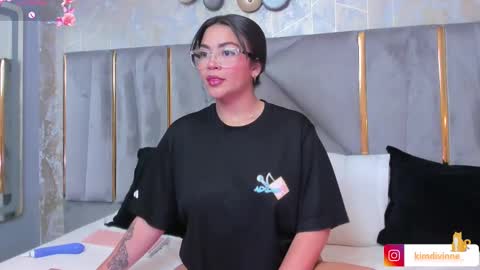 Snapshot of kimdevinne chatting on March 5, 2025, 2:36 am KIM online show from March 5, 2025, 2:36 am