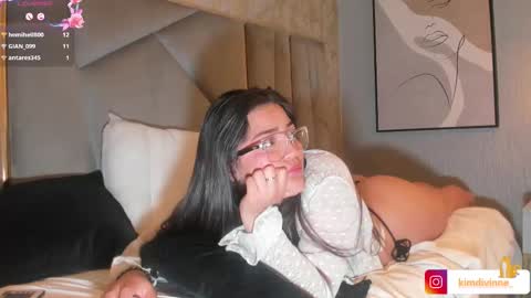 Snapshot of kimdevinne chatting on March 9, 2025, 5:55 am KIM online show from March 9, 2025, 5:55 am