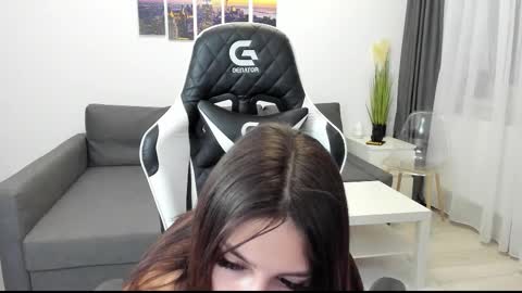 Snapshot of kimi_ivy chatting on October 19, 2025, 4:24 am kimi_ivy online show from October 19, 2025, 4:24 am