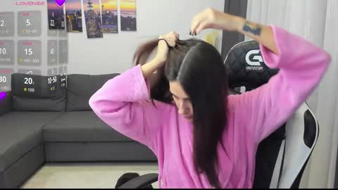 Snapshot of kimi_ivy chatting on October 31, 2025, 4:35 am kimi_ivy online show from October 31, 2025, 4:35 am