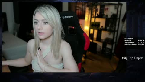 Wolfs Girl online show from January 25, 2025, 2:25 pm