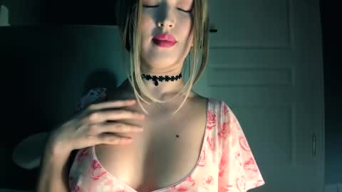 Kiki  online show from March 24, 2026, 3:17 pm