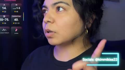 Snapshot of kimmiakiss22 chatting on October 2, 2025, 2:51 am Kimmi online show from October 2, 2025, 2:51 am