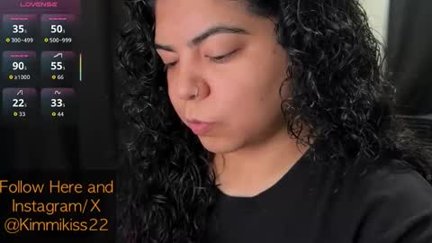 Snapshot of kimmiakiss22 chatting on October 29, 2025, 8:32 pm Kimmi online show from October 29, 2025, 8:32 pm