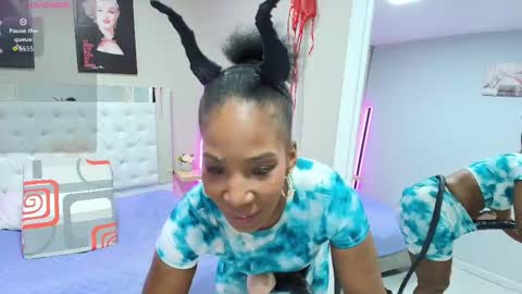 Snapshot of kimmturner chatting on October 12, 2025, 11:53 am Kim online show from October 12, 2025, 11:53 am