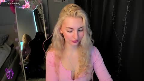 kimmy1_powell online show from May 3, 2026, 2:50 am