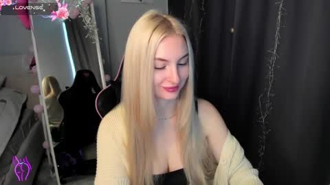 kimmy1_powell online show from May 4, 2026, 3:02 am