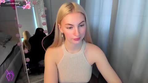kimmy1_powell online show from May 7, 2026, 3:45 am