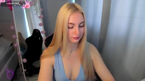 kimmy1_powell online show from May 9, 2026, 3:12 am