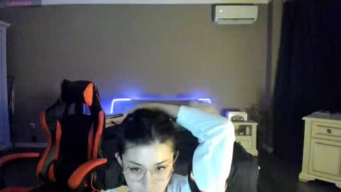 Kimmy online show from December 9, 2024, 9:37 pm