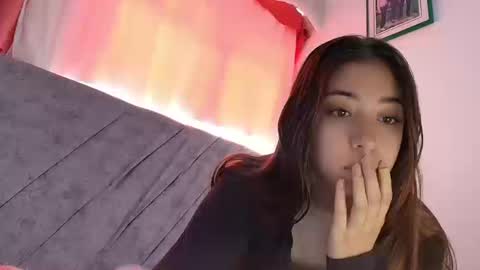 kimm online show from September 22, 2025, 2:41 pm