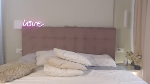 KimShineee online show from April 28, 2026, 3:11 am