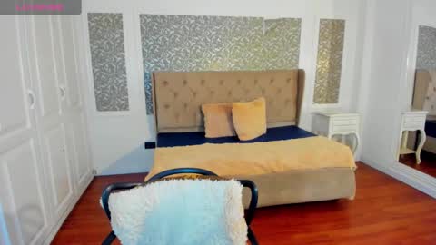 Snapshot of kimwessel_ chatting on December 22, 2024, 9:42 pm Kim online show from December 22, 2024, 9:42 pm