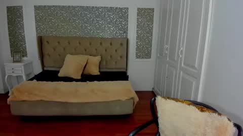 Snapshot of kimwessel_ chatting on September 8, 2025, 7:46 pm Kim online show from September 8, 2025, 7:46 pm