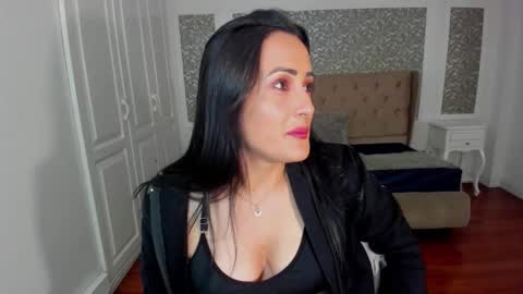 Snapshot of kimwessel_ chatting on September 27, 2025, 8:14 pm Kim online show from September 27, 2025, 8:14 pm