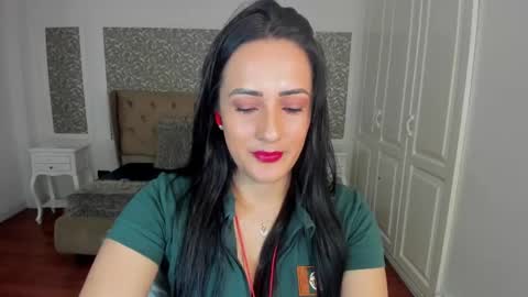 Snapshot of kimwessel_ chatting on October 7, 2025, 7:44 pm Kim online show from October 7, 2025, 7:44 pm