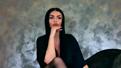 Kim Wilmes online show from May 7, 2026, 12:21 pm