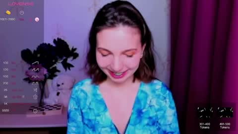 Hazel online show from April 28, 2026, 9:42 pm