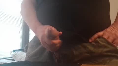 Kindofabear online show from February 22, 2026, 9:46 pm