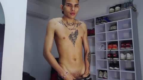Snapshot of king_bryan19 chatting on December 19, 2024, 6:34 pm bryan online show from December 19, 2024, 6:34 pm