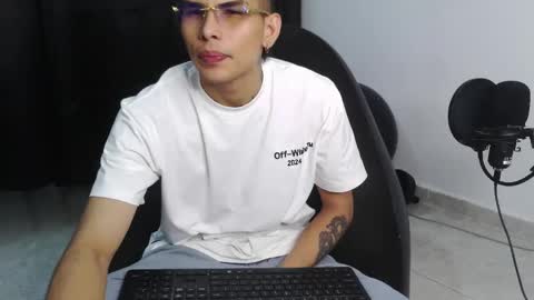 Snapshot of king_bryan19 chatting on February 23, 2025, 3:35 am bryan online show from February 23, 2025, 3:35 am