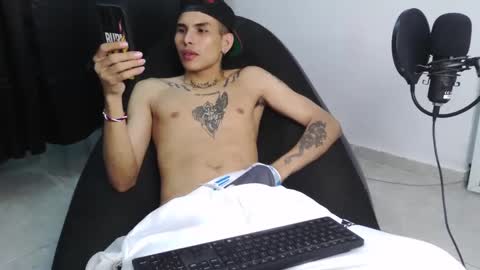 Snapshot of king_bryan19 chatting on February 26, 2025, 7:42 am bryan online show from February 26, 2025, 7:42 am
