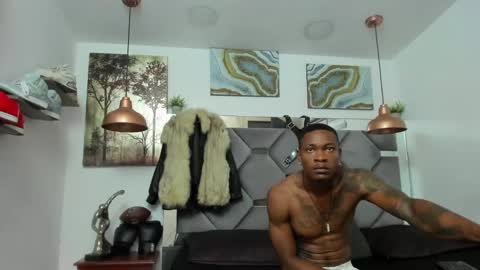 HOT MEN BLACK online show from December 4, 2024, 3:54 pm